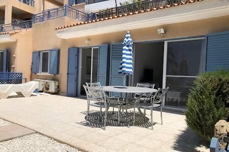 Kings Palace - Superb 2 Bed Ground Floor Apartment Paphos Exterior photo