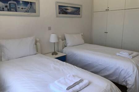 Kings Palace - Superb 2 Bed Ground Floor Apartment Paphos Exterior photo