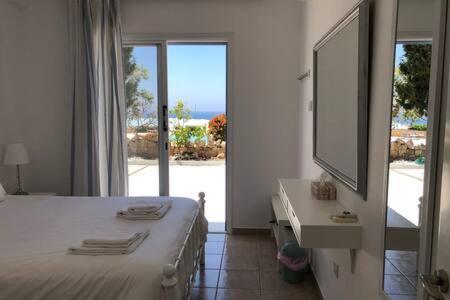 Kings Palace - Superb 2 Bed Ground Floor Apartment Paphos Exterior photo